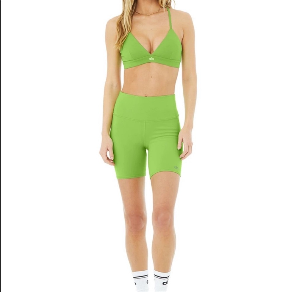 Alo Yoga - HIGH-WAIST BIKER SHORT - GREEN APPLE